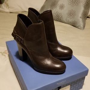 Vera Wang High Heel boots